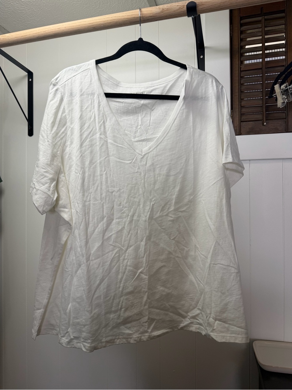 Old Navy White V-Neck Short Sleeve Tee - Relaxed Fit